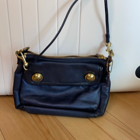 Navy blue Coach swing pack - Picture 1 of 6